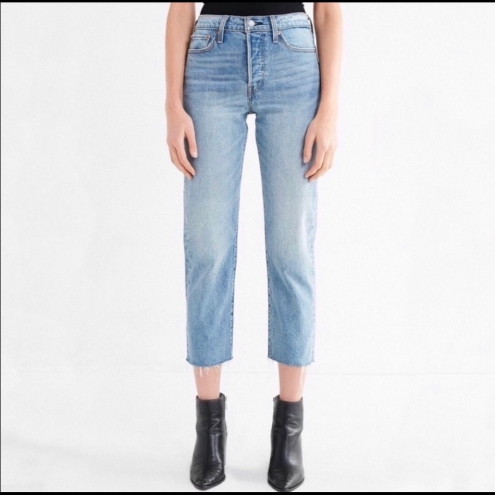LEVIS Wedgie Straight Raw Hem Hi Rise Jean 29